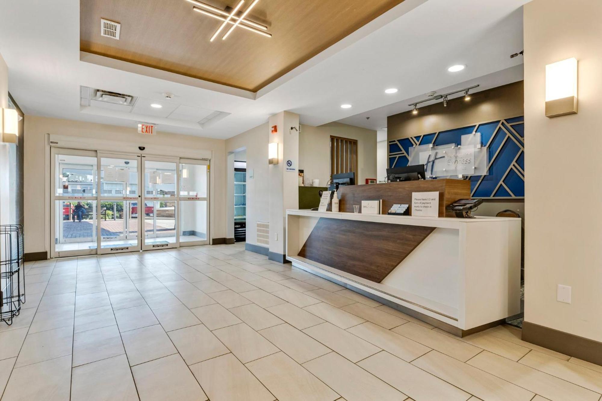 Holiday Inn Express Hotel & Suites Starkville, An Ihg Hotel Kültér fotó