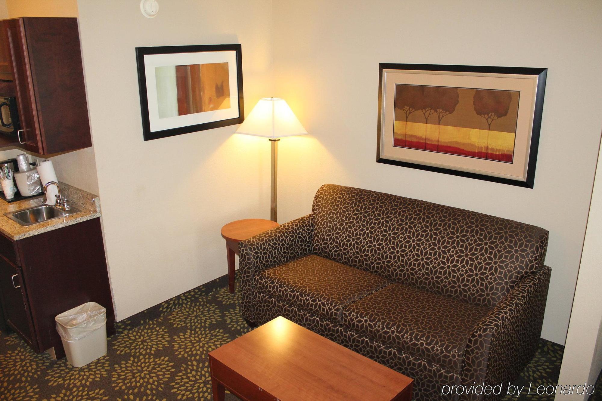 Holiday Inn Express Hotel & Suites Starkville, An Ihg Hotel Kültér fotó