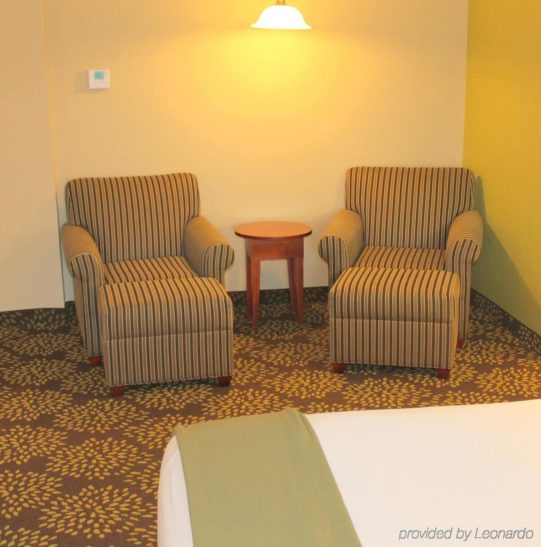 Holiday Inn Express Hotel & Suites Starkville, An Ihg Hotel Kültér fotó